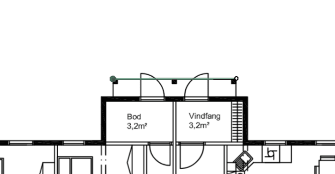 Utsnitt av plantegning der en grønn målelinje er trukket mellom to punkter langs en kjent lengde.